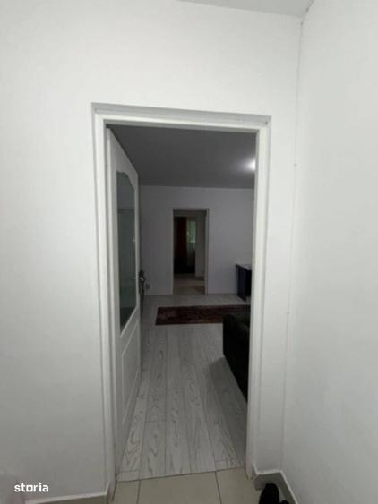 Apartament cu 2 camere semidecomandat în Podu Roș