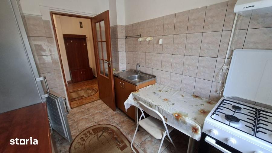 Apartament cu 2 camere semidecomandat în Craiovei
