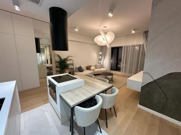 Apartament cu 3 camere semidecomandat, mobilat în Floreasca