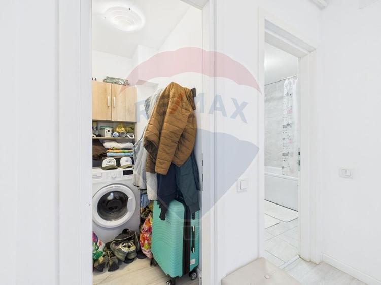Garsonieră decomandată, mobilată în Est
