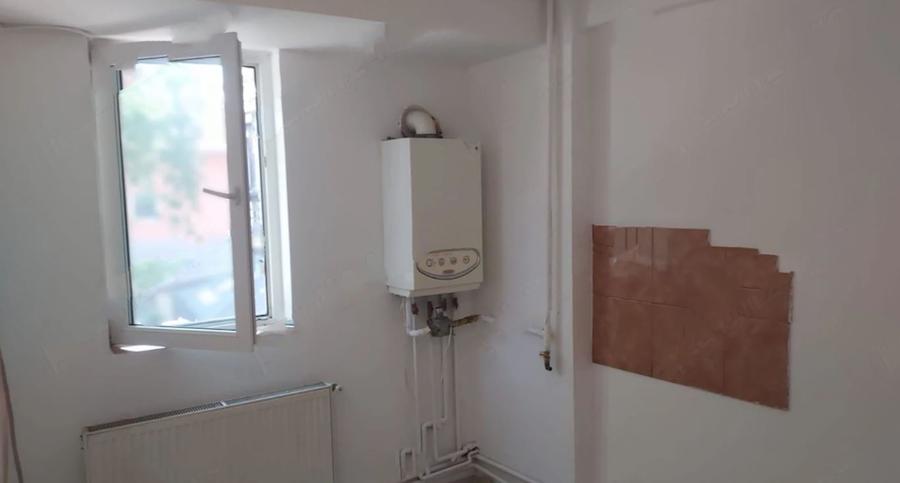 Apartament cu 2 camere decomandat în Splaiul Unirii