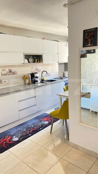 Apartament cu 3 camere decomandat, mobilat în Tractorul