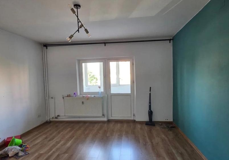 Apartament cu 2 camere decomandat, mobilat în Vitan Mall