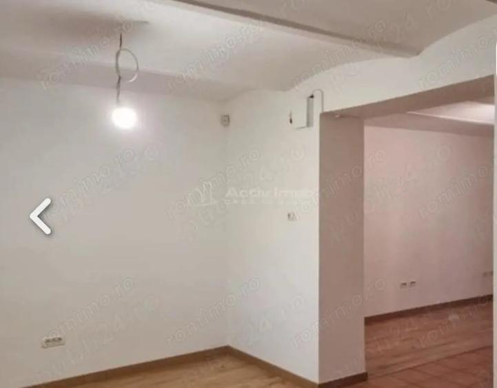 Apartament cu 3 camere decomandat în Podgoria