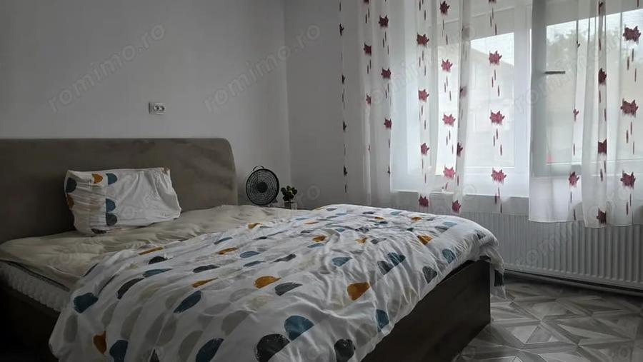 Casă cu 2 camere cu Teren 780 Mp în Simeria
