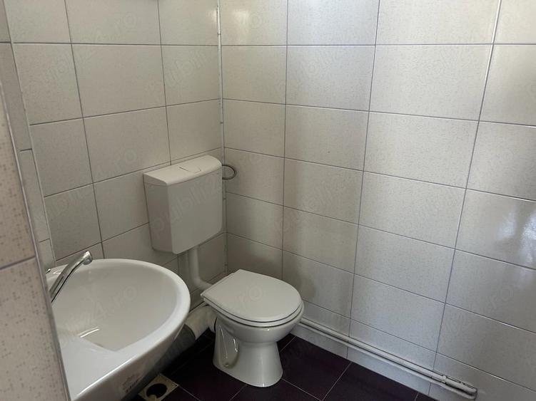 Casă cu 6 camere cu Teren 500 Mp în Carrefour