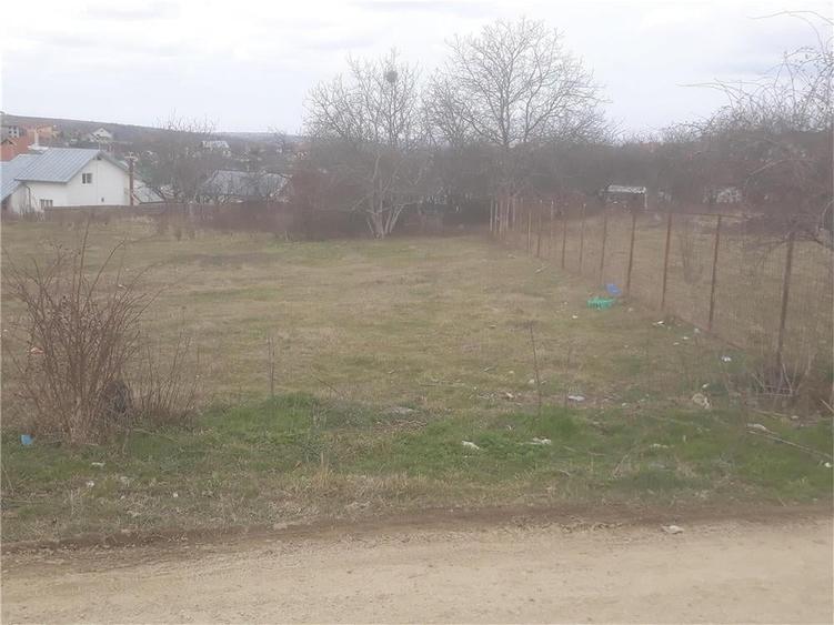Teren de 1102 mp, în Bucium