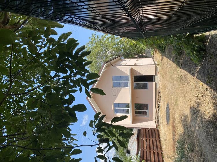 Casă cu 6 camere cu Teren 367 Mp în Săftica