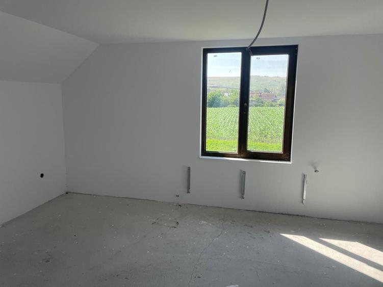 Casă cu 4 camere în Bolduț