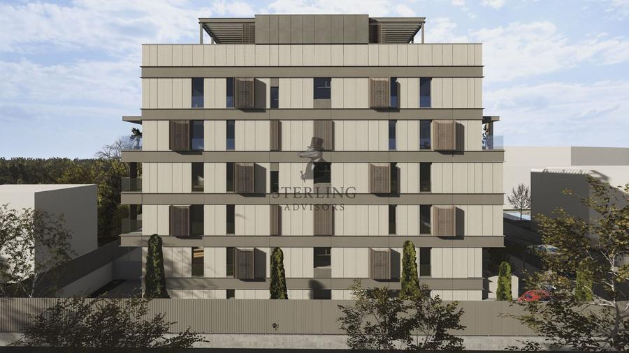Penthouse cu 4 camere decomandat în Nord