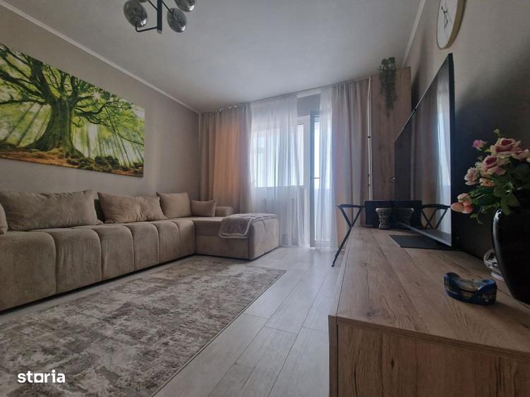 Apartament cu 3 camere decomandat în CET