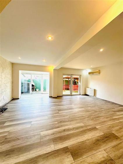 Duplex cu 5 camere cu Canalizare în Central