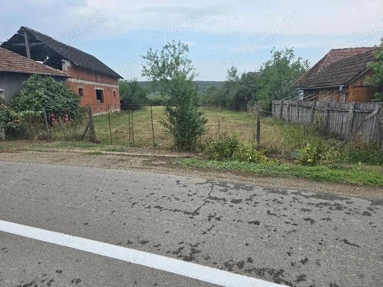 Casă cu 5 camere cu Teren 2670 Mp în Haieu