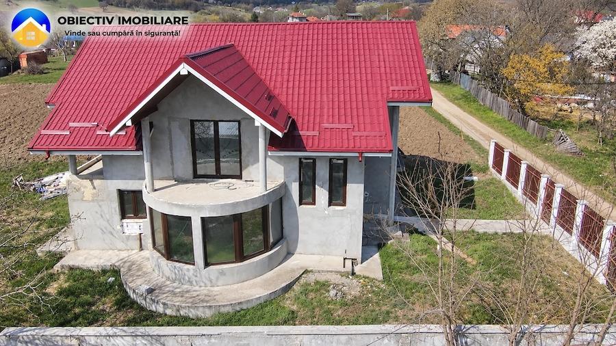 Casă cu Teren 953 Mp în Gura Văii