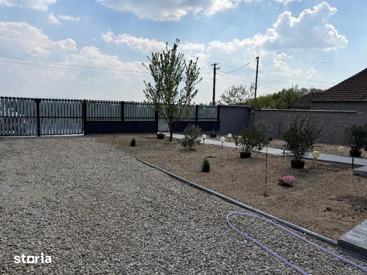 Casă cu 3 camere cu Teren 4200 Mp în Rogerius