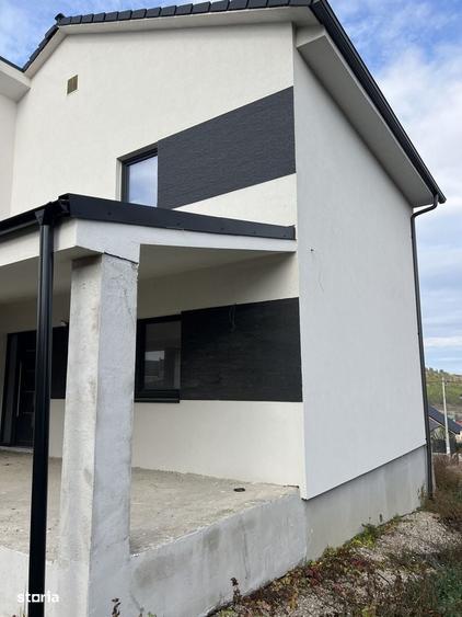 Casă cu 4 camere în Juc-Herghelie