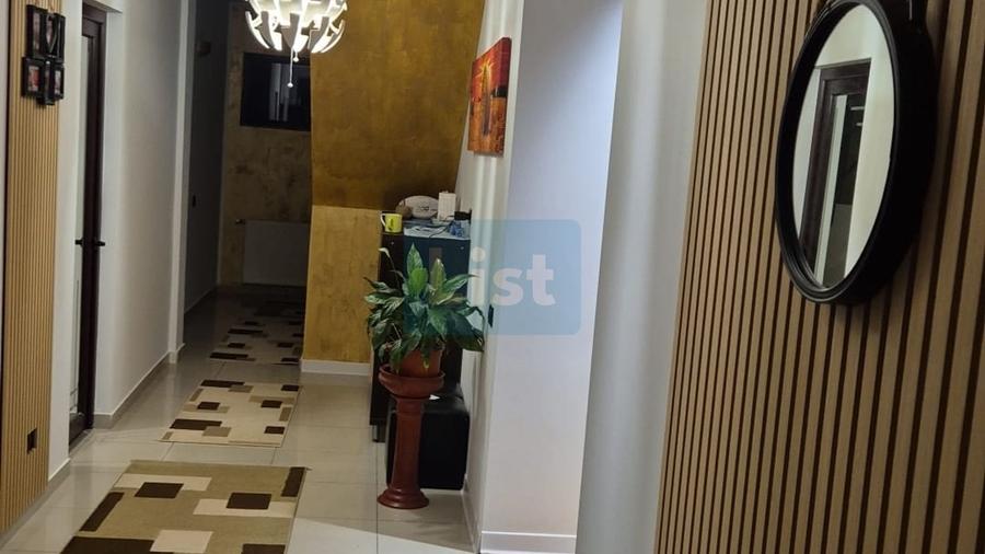 Casă individuală cu 5 camere cu Canalizare în Vânători