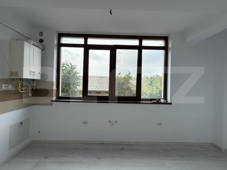 Apartament cu 3 camere decomandat în Burdujeni