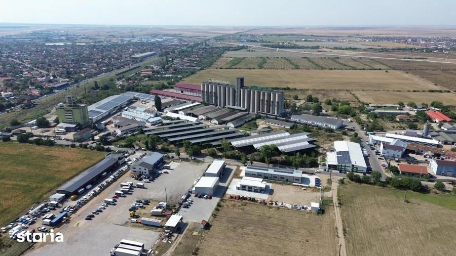 Teren de 57210 mp, în Centura