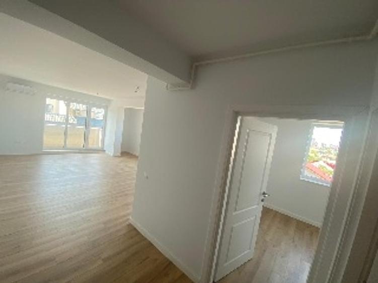 Apartament cu 2 camere semidecomandat în Berceni — fotografia 3