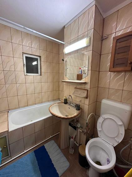 Apartament cu 2 camere decomandat în Broșteni