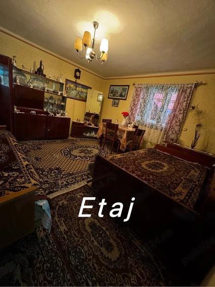 Casă cu 2 camere cu Teren 2000 Mp în Central