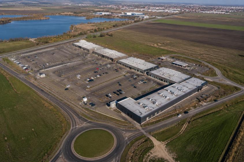 Spațiu comercial, de 3,321 mp, în Dobrești