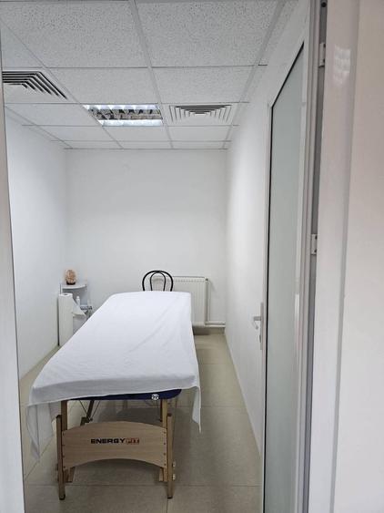 Apartament cu 4 camere decomandat în