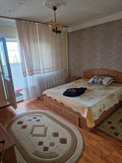 Apartament cu 3 camere decomandat în Colentina