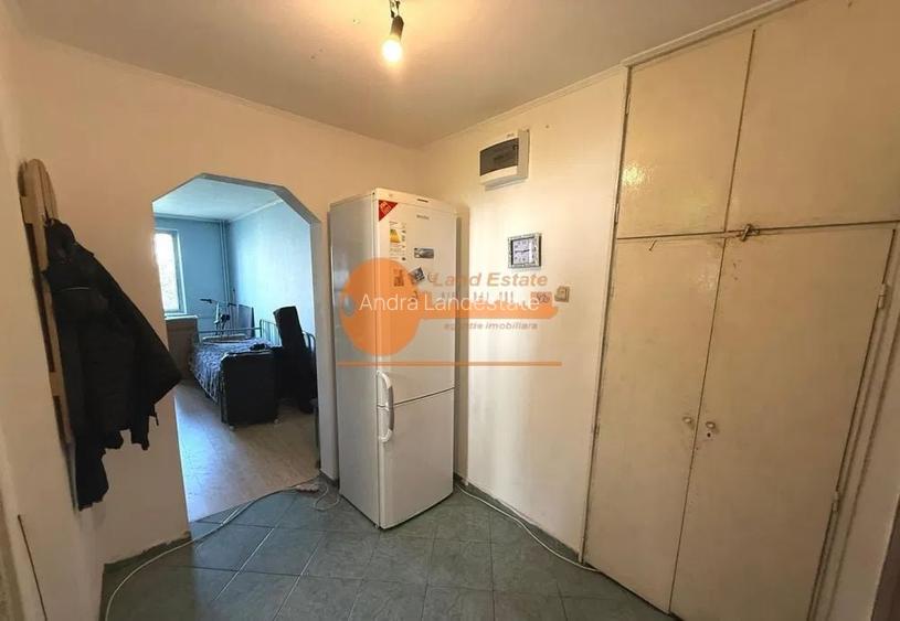 Apartament cu 3 camere in zona Crangasi