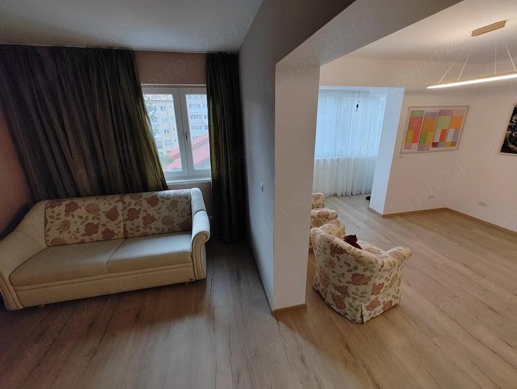 Apartament cu 4 camere decomandat, mobilat în Traian