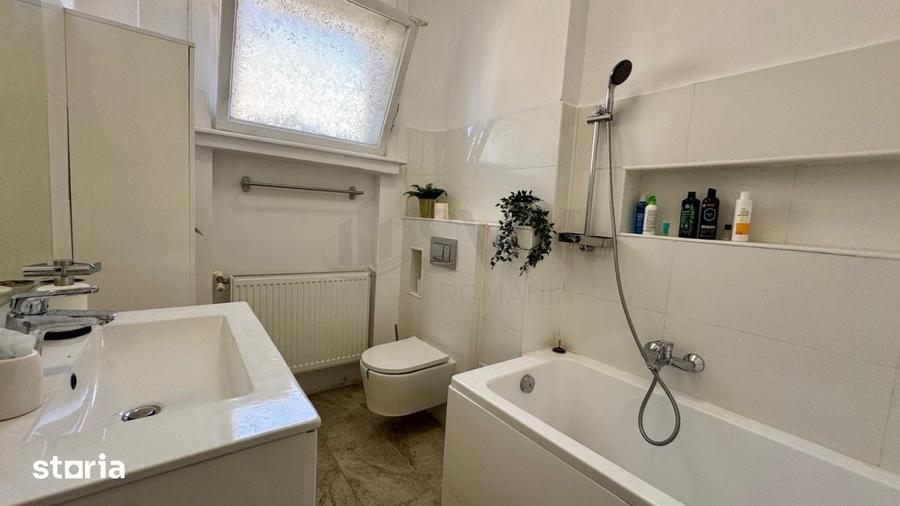 Apartament cu 5 camere decomandat în Universitate