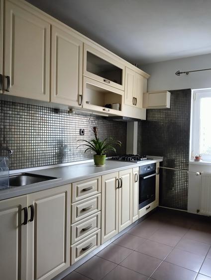 Apartament cu 3 camere decomandat în Lujerului