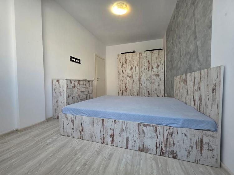 Apartament cu 2 camere semidecomandat în Roșu