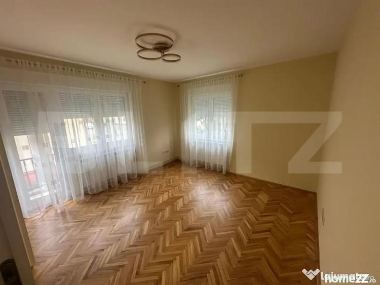 Apartament cu 4 camere decomandat în Titulescu