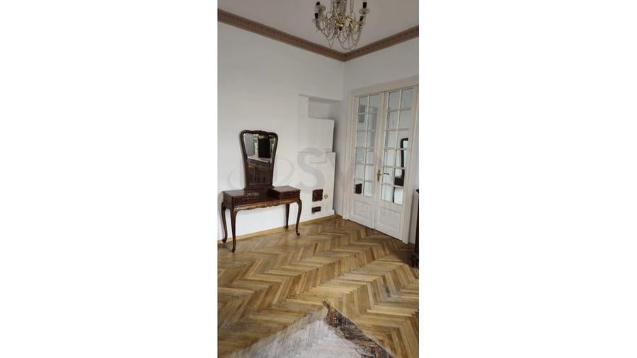 Apartament cu 3 camere circular, mobilat în Ferdinand