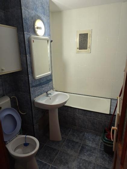 Apartament cu 4 camere decomandat în Dâmbovița
