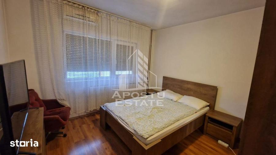 Apartament cu 3 camere decomandat, mobilat în Soarelui