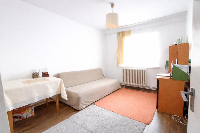 Apartament cu 3 camere decomandat, mobilat în Frumoasa
