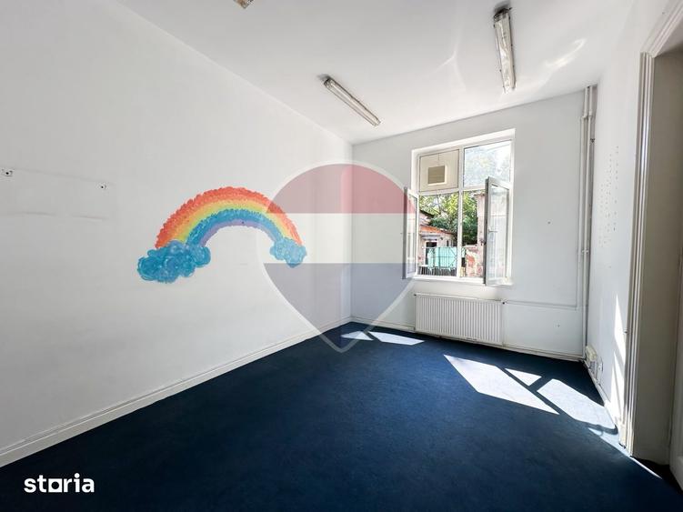 Spatiu comercial | doua cladiri, curte proprie | 300 mp | - 17