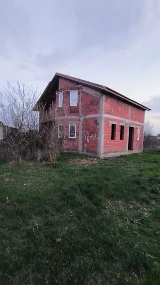 Casă cu Teren 1100 Mp în Dudeștii Vechi