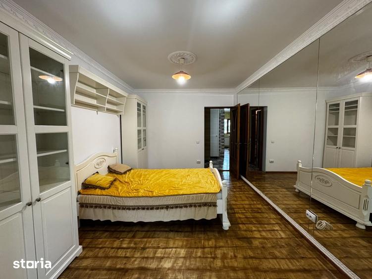 Apartament cu 7 camere în Bucium