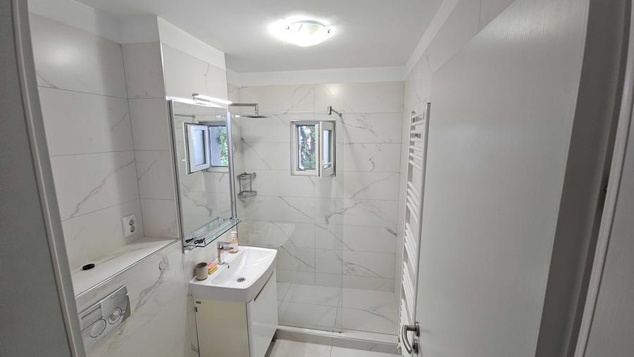 Apartament cu 4 camere decomandat în Zorilor