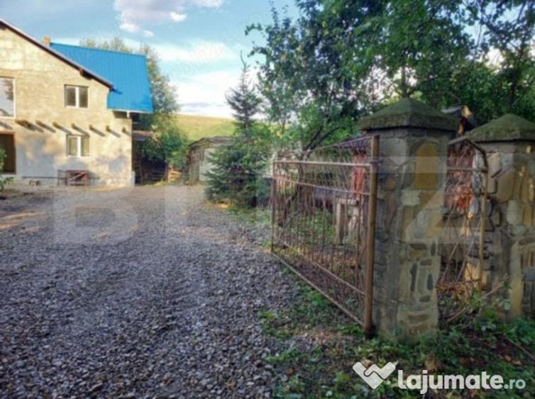 Casă cu 4 camere cu Teren 1700 Mp în Central