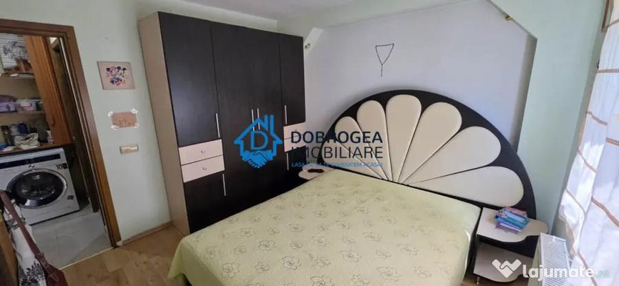 Apartament cu 3 camere decomandat în E3
