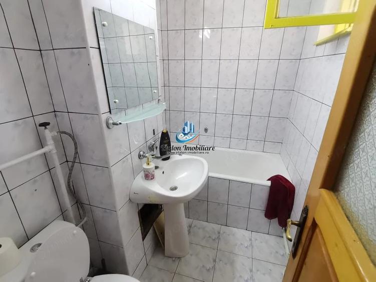 Apartament cu 2 camere decomandat în Mărăței