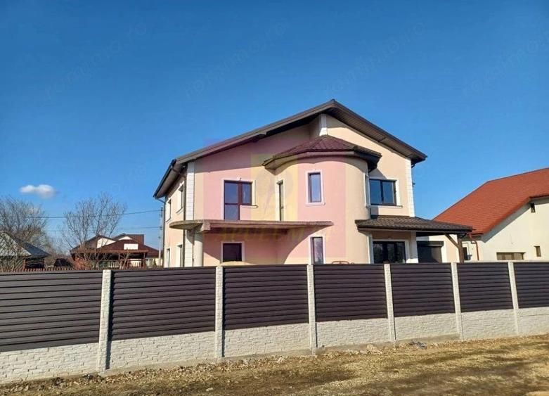 Casă cu 5 camere cu Teren 576 Mp în Săbăreni