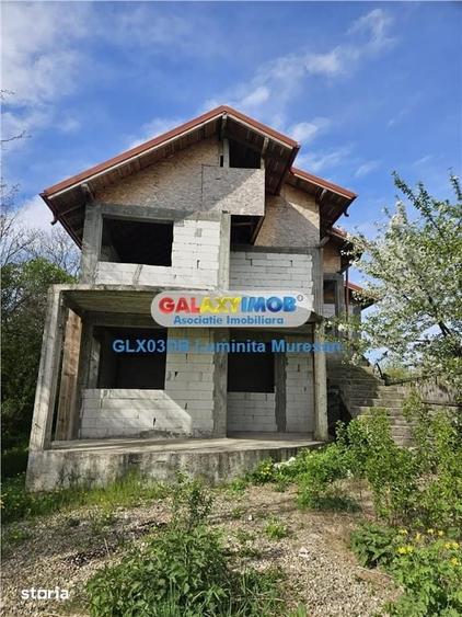 Casă cu 4 camere cu Teren 2100 Mp în Răzvad