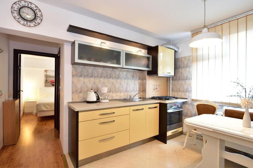 Apartament cu 2 camere decomandat în Central