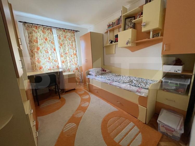 Apartament cu 3 camere decomandat, mobilat în Sud